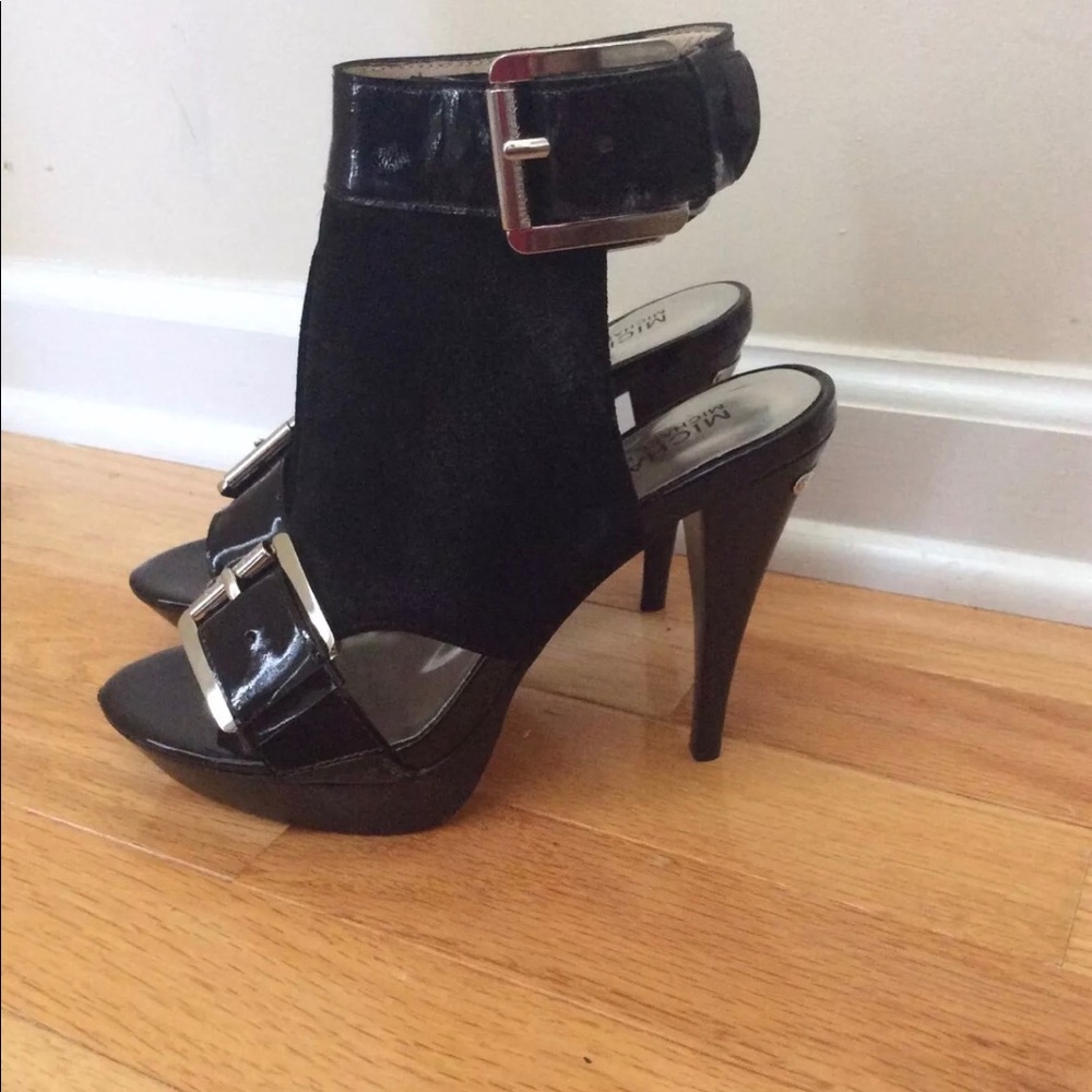 Never worn Black leather, suede Michael Kors pumps